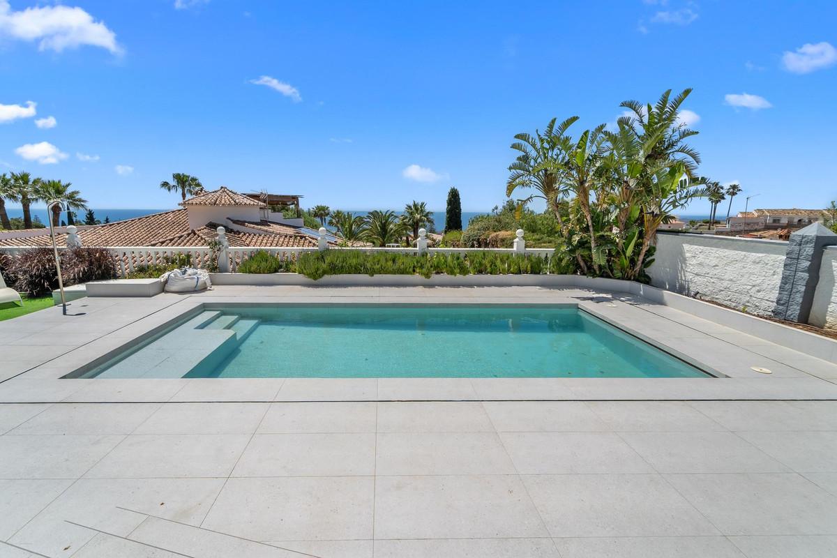 Villa for Sale in Vélez-Málaga