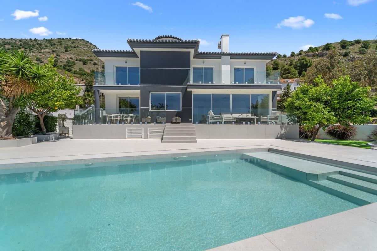 Villa for Sale in Vélez-Málaga