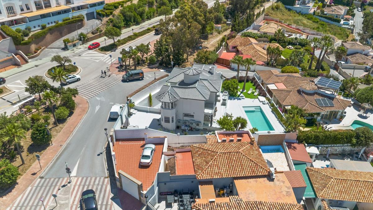 Villa for Sale in Vélez-Málaga