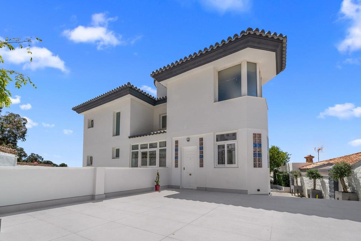 Villa for Sale in Vélez-Málaga