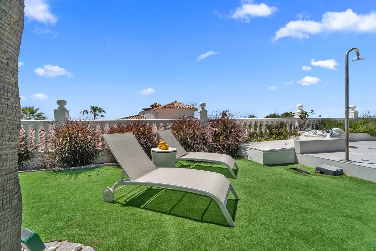 Villa for Sale in Vélez-Málaga