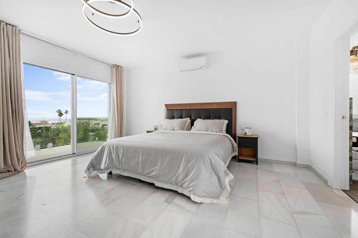Villa for Sale in Vélez-Málaga