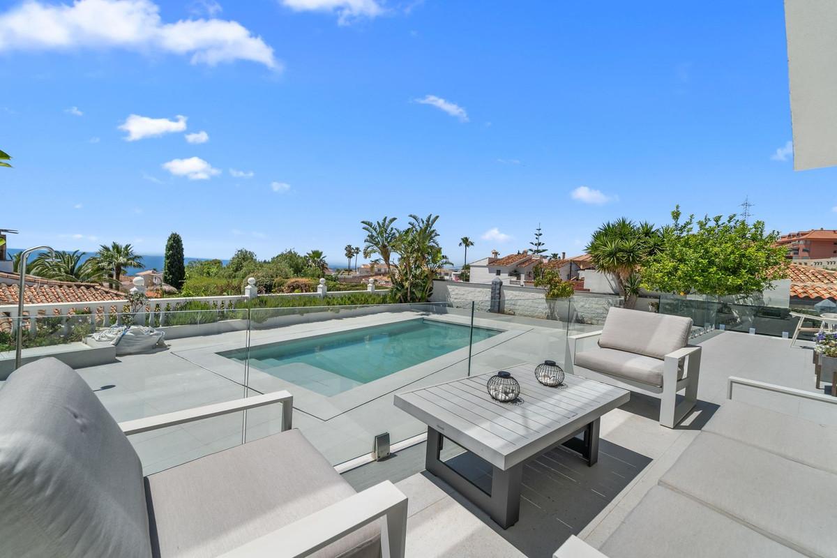Villa for Sale in Vélez-Málaga