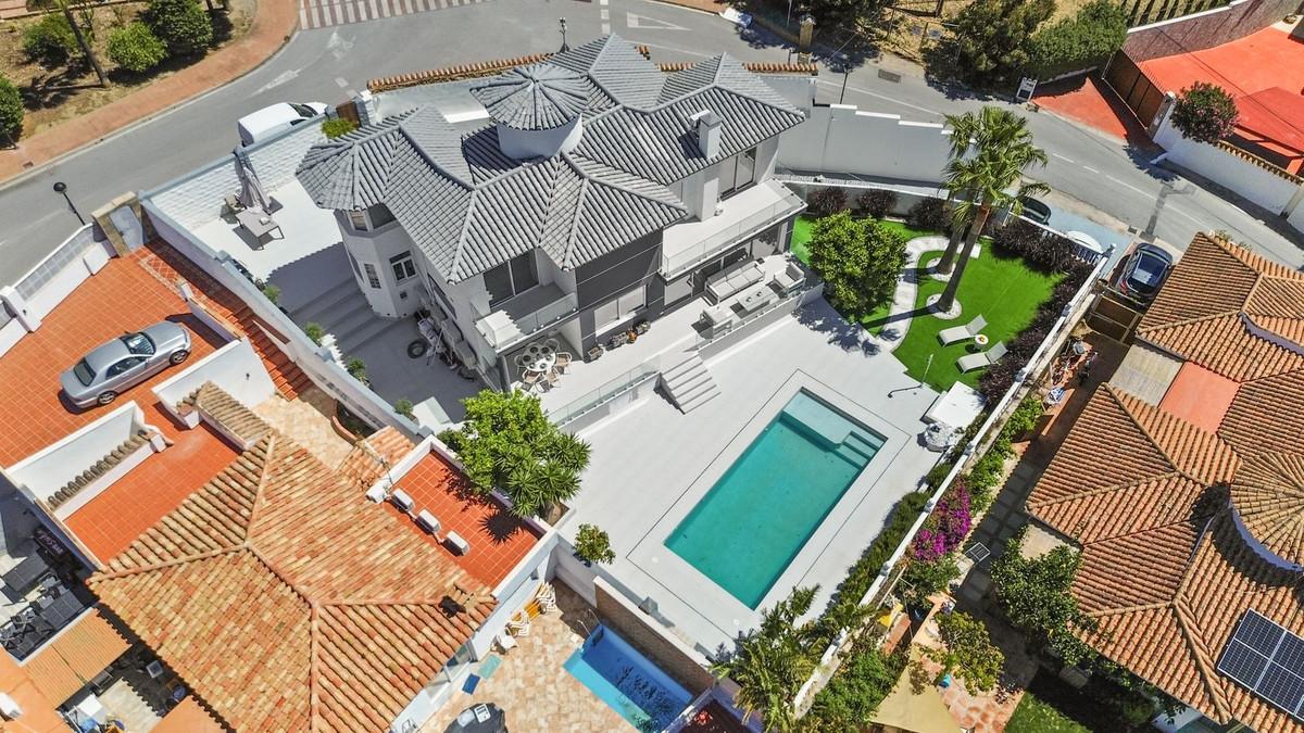 Villa for Sale in Vélez-Málaga