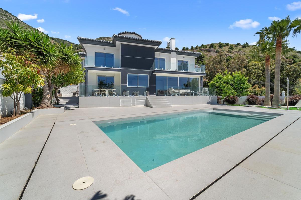 Villa for Sale in Vélez-Málaga