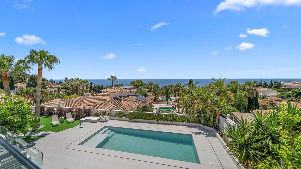 Villa for Sale in Vélez-Málaga