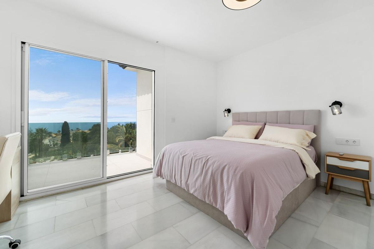 Villa for Sale in Vélez-Málaga