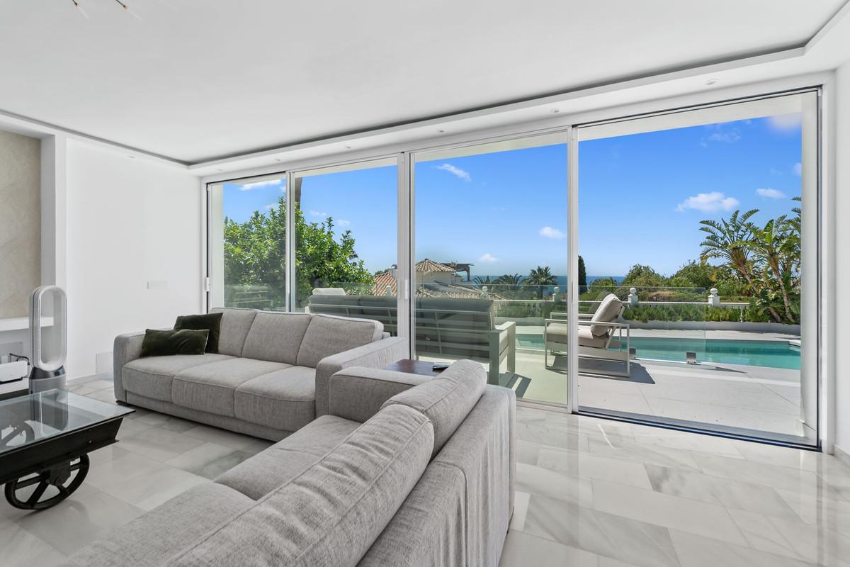 Villa for Sale in Vélez-Málaga