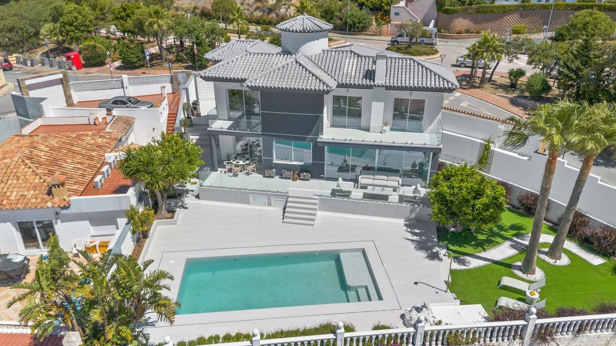 Villa for Sale in Vélez-Málaga