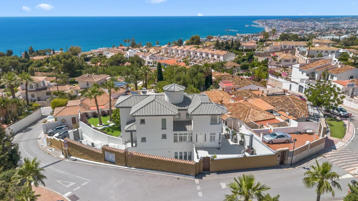 Villa for Sale in Vélez-Málaga