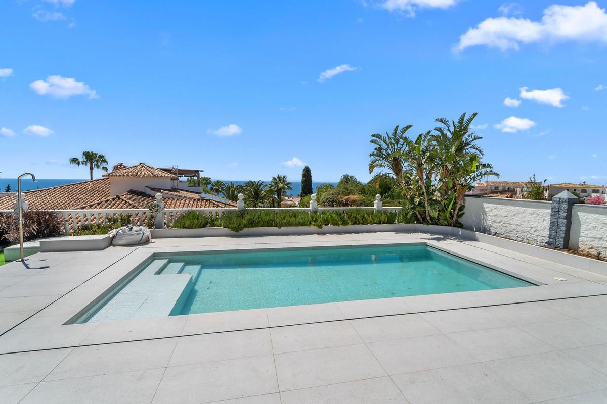 Villa for Sale in Vélez-Málaga