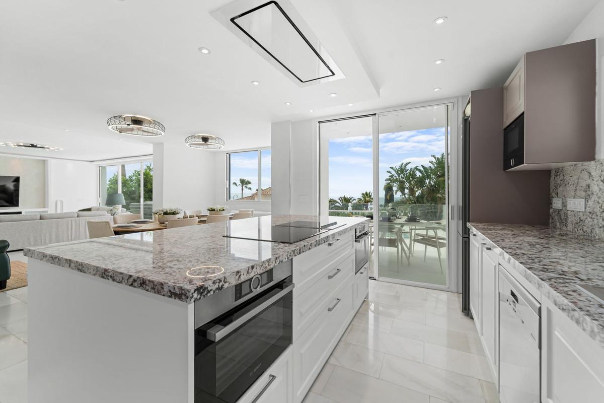 Villa for Sale in Vélez-Málaga