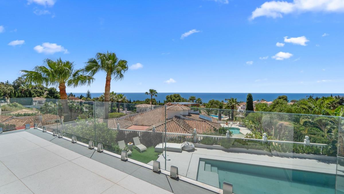 Villa for Sale in Vélez-Málaga