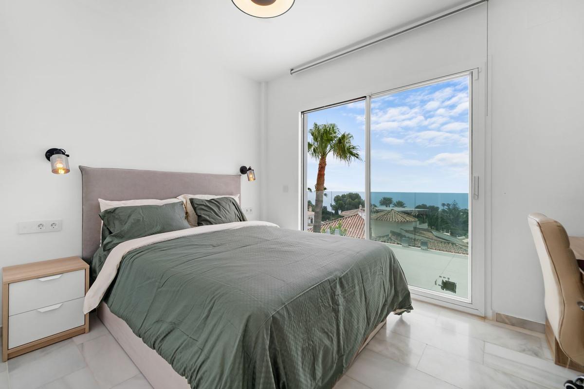 Villa for Sale in Vélez-Málaga