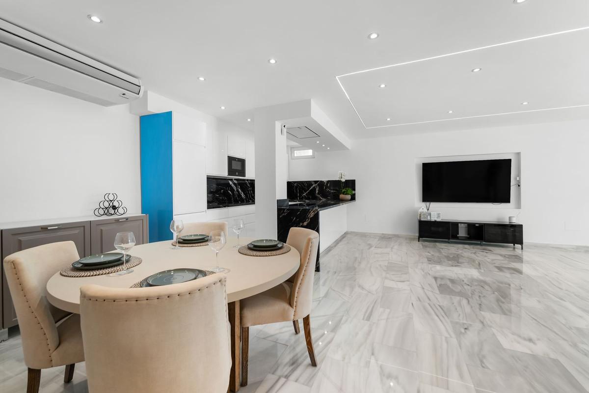 Villa for Sale in Vélez-Málaga