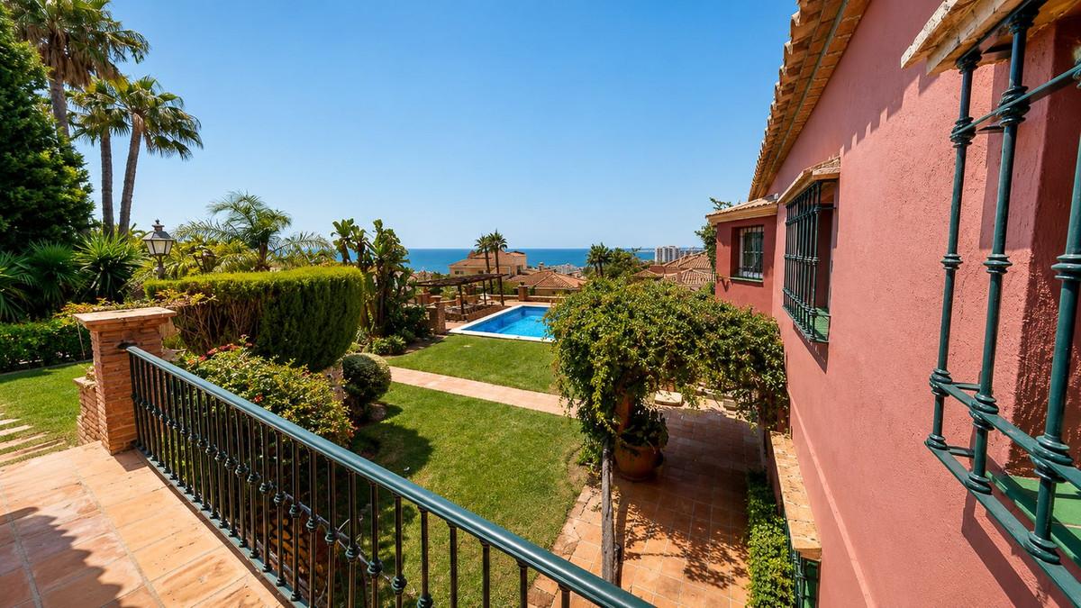 Villa for Sale in Benalmádena