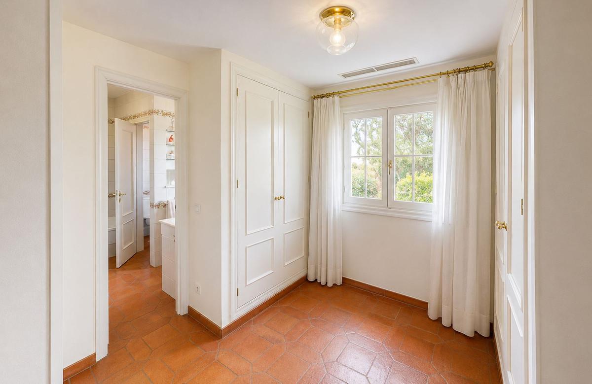 Villa for Sale in Benalmádena