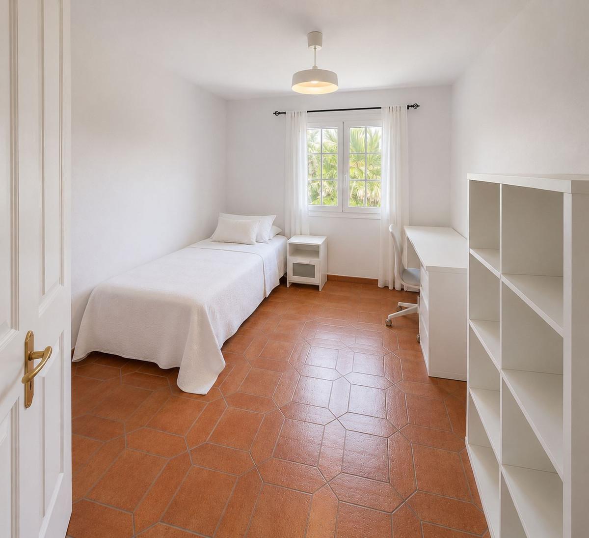 Villa for Sale in Benalmádena