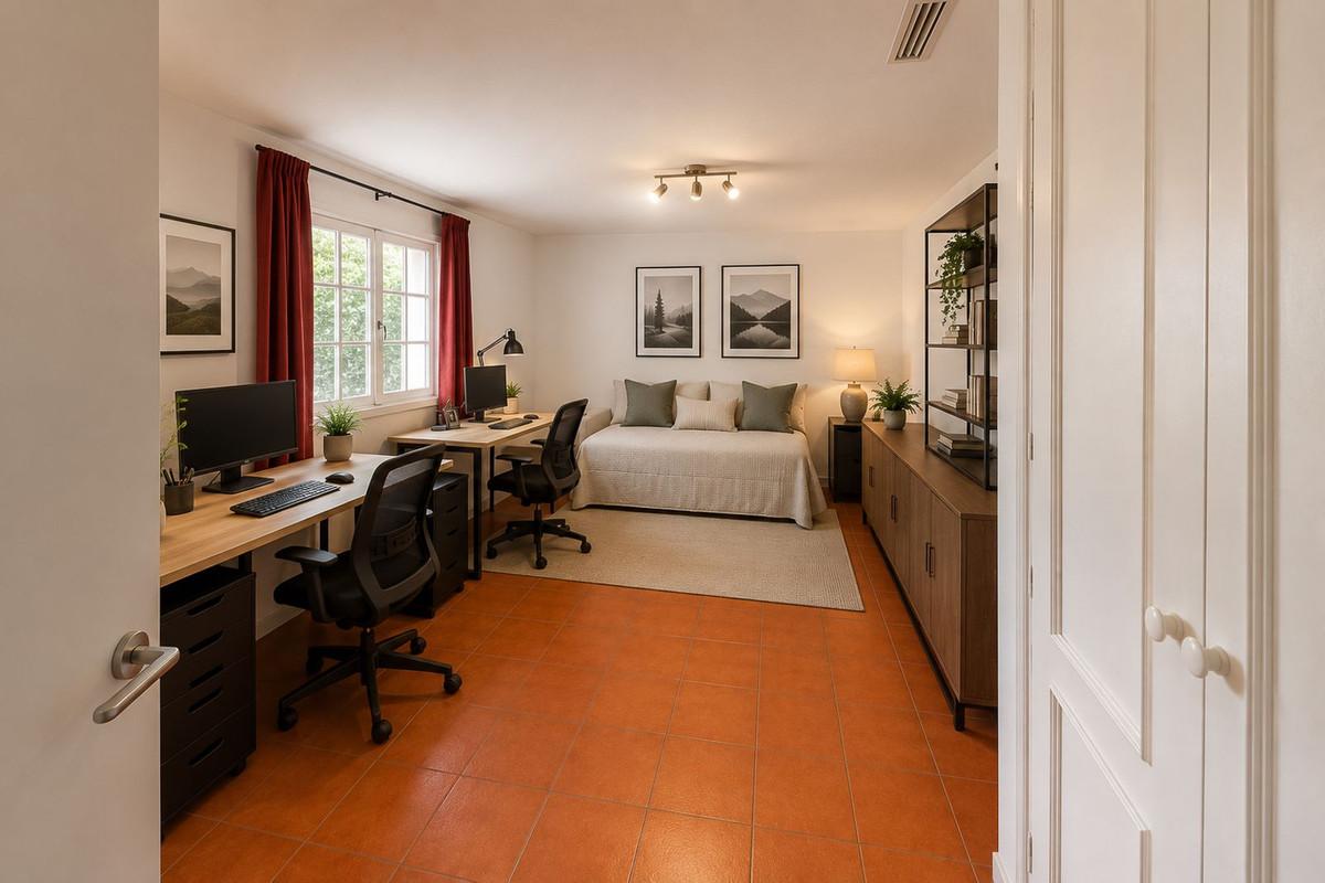 Villa for Sale in Benalmádena