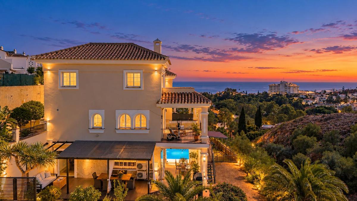 Villa for Sale in Fuengirola