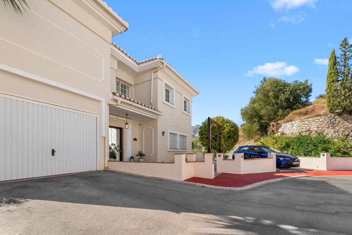 Villa for Sale in Fuengirola