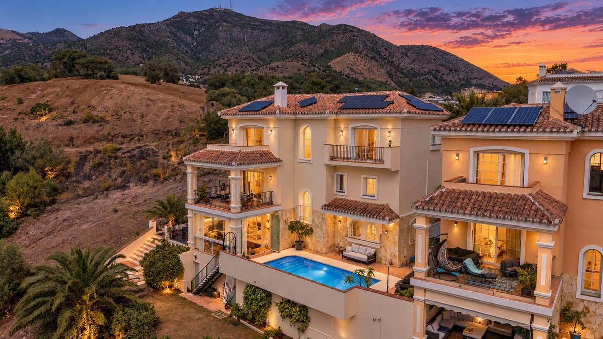 Villa for Sale in Fuengirola