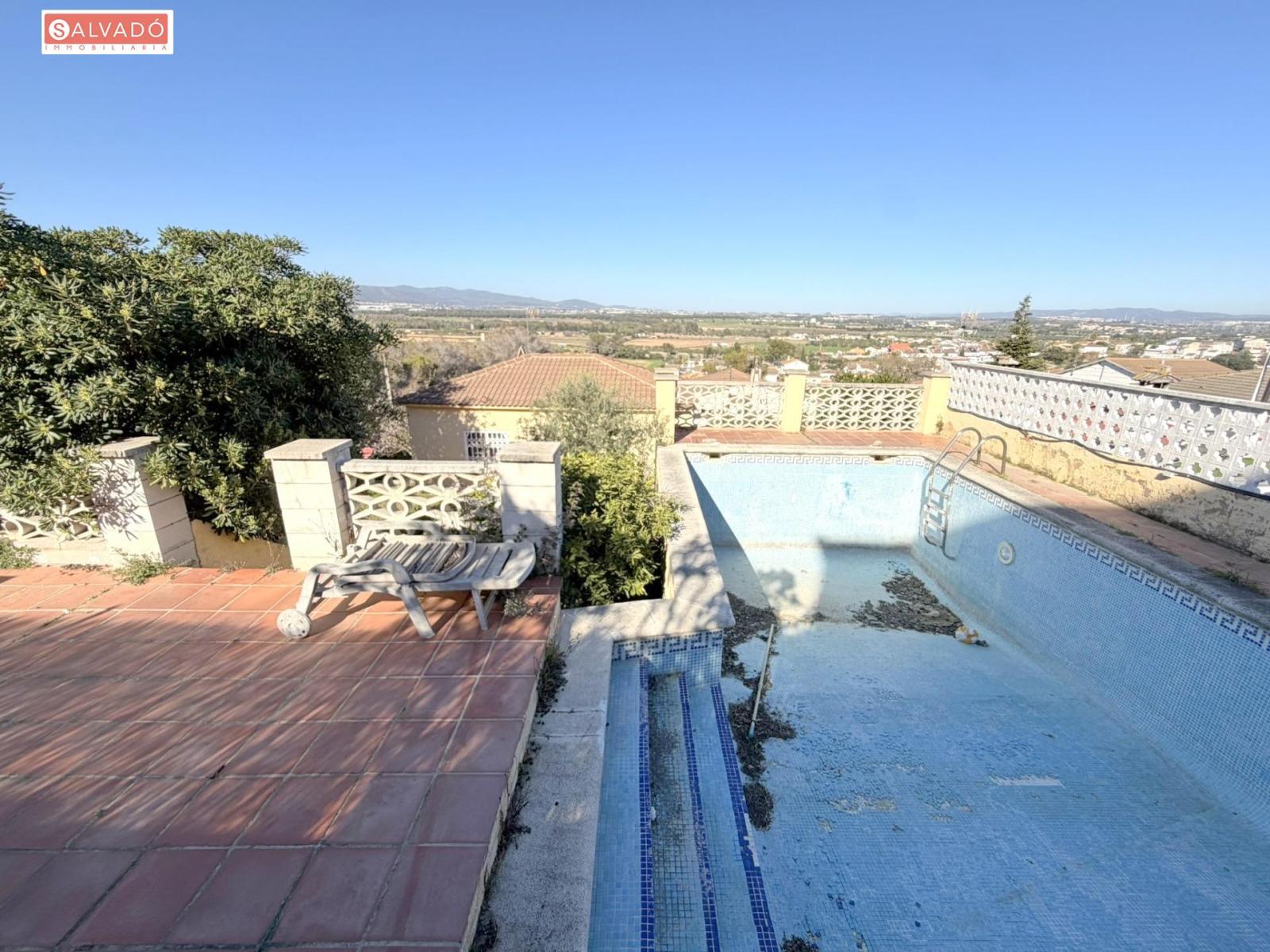 Chalet for Sale in Albinyana