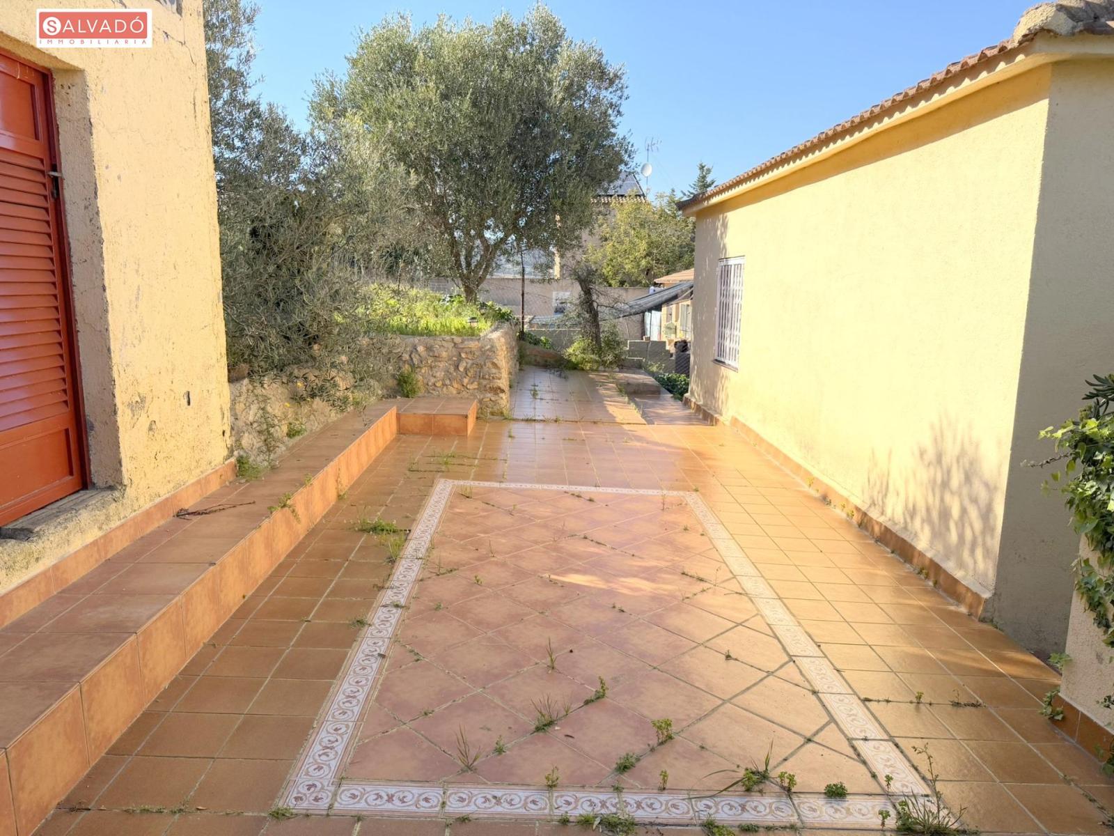 Chalet for Sale in Albinyana