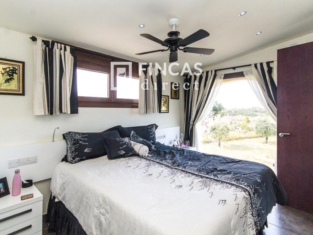 House for Sale in Cretas