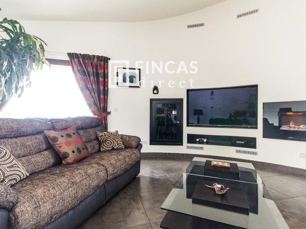 House for Sale in Cretas