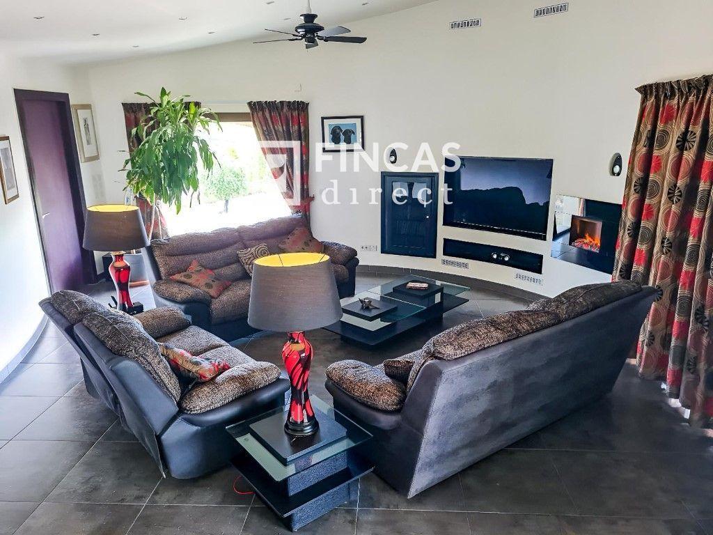 House for Sale in Cretas
