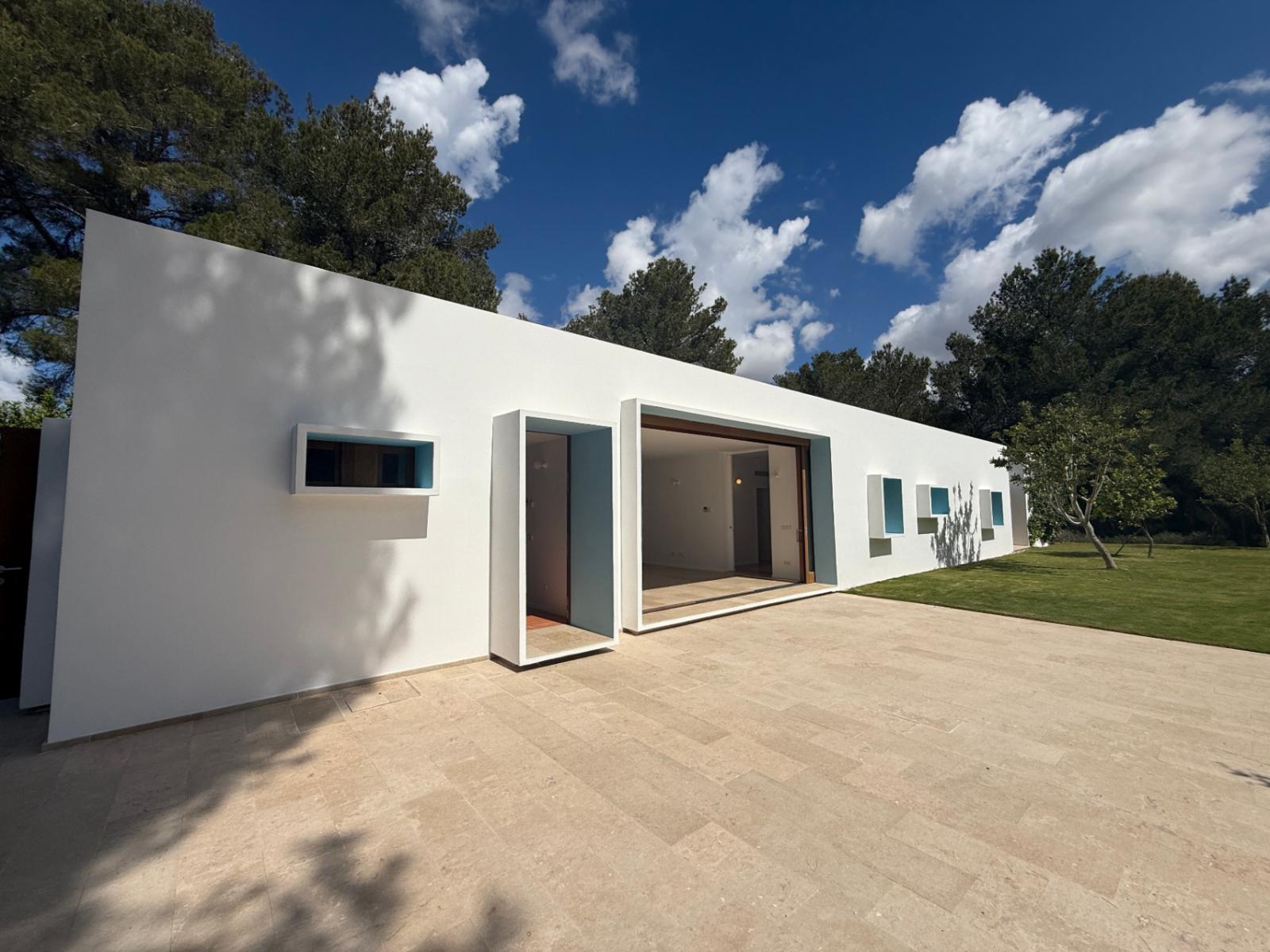 Villa for Sale in Santa Eulalia del Río