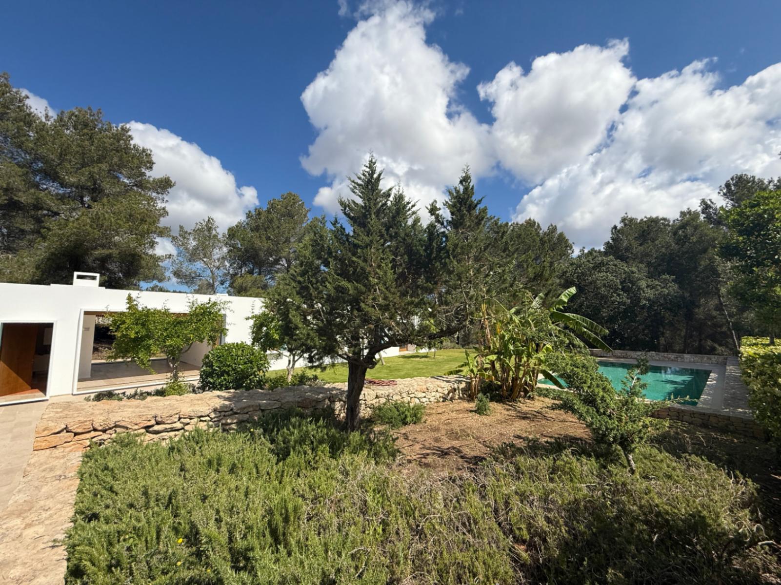 Villa for Sale in Santa Eulalia del Río