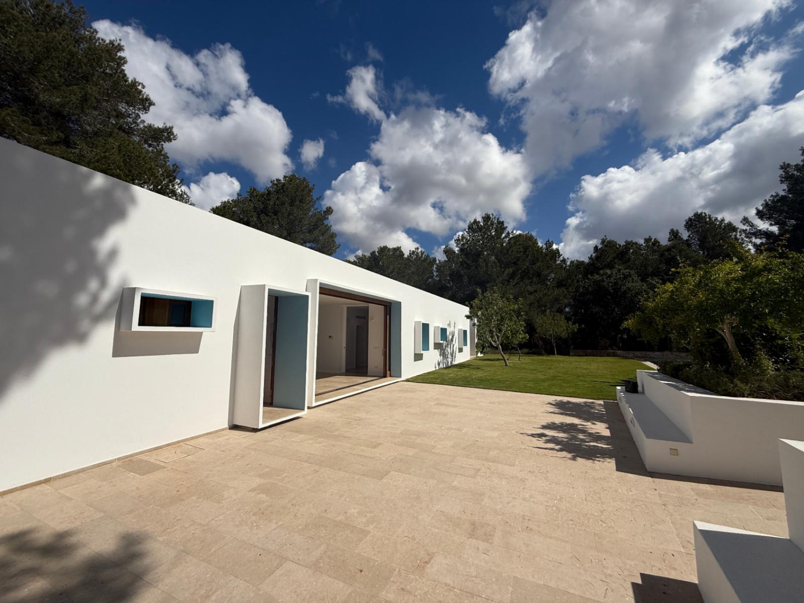 Villa for Sale in Santa Eulalia del Río