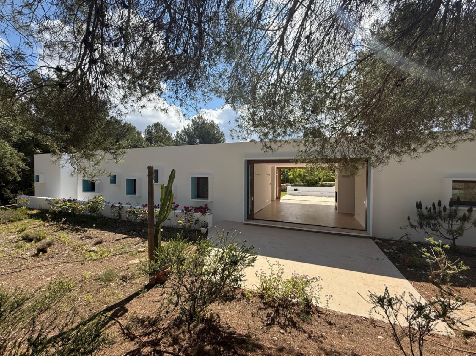 Villa for Sale in Santa Eulalia del Río