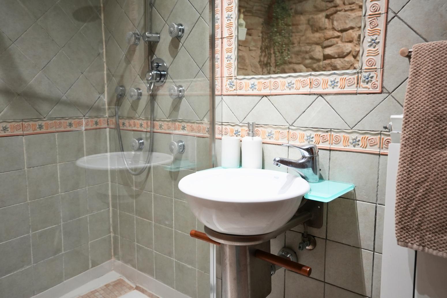 House for Sale in Leoz
