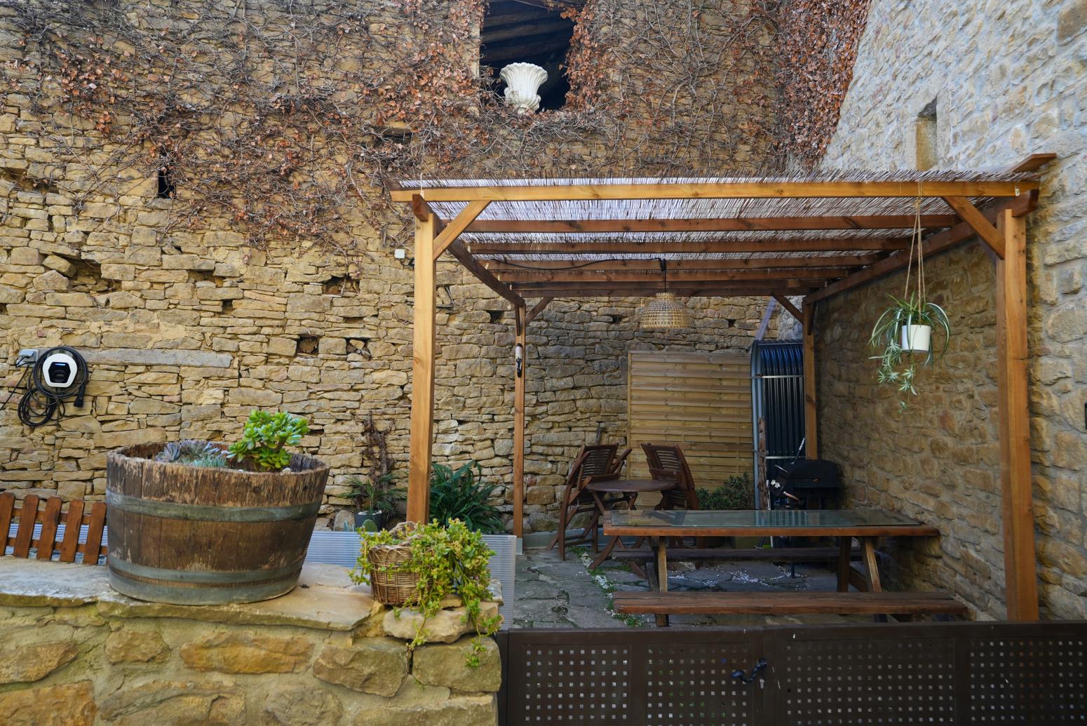 House for Sale in Leoz