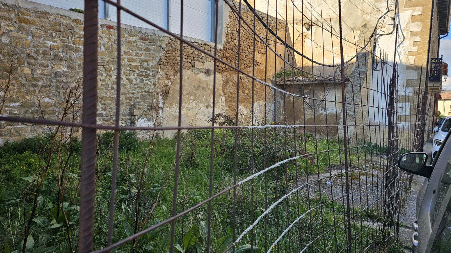 Finca en Venta en Artajona