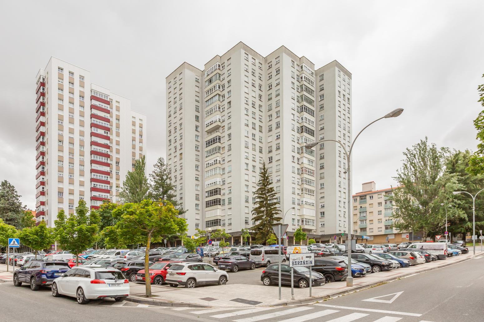 Premise for Rent in Barañain