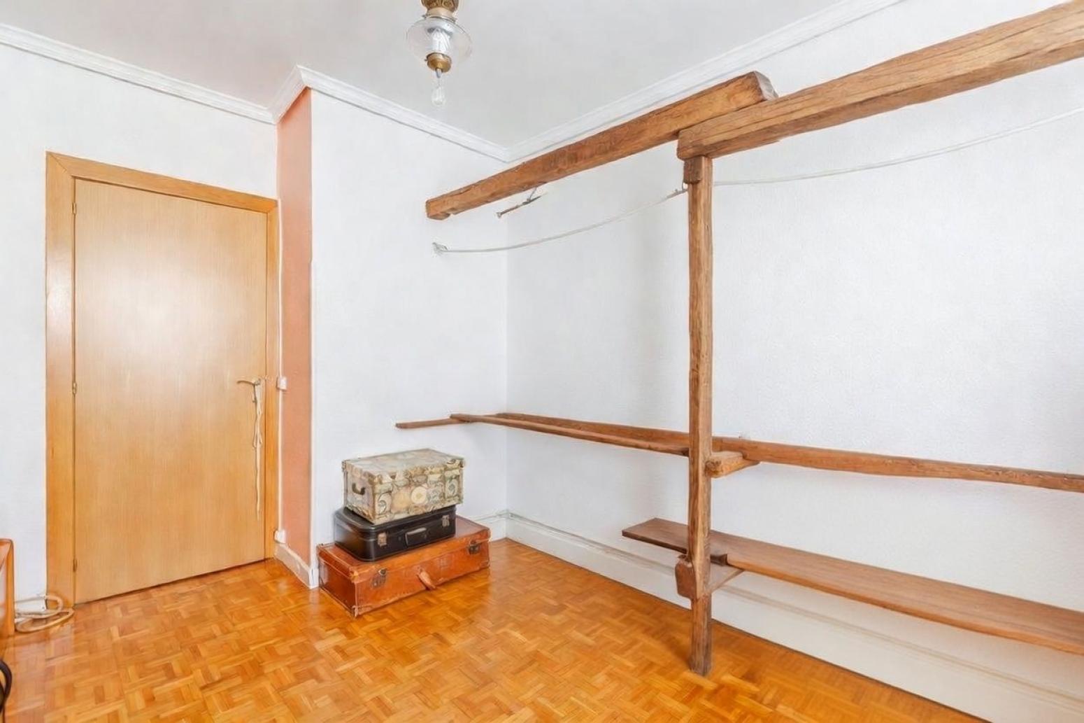 Flat for Sale in Pamplona