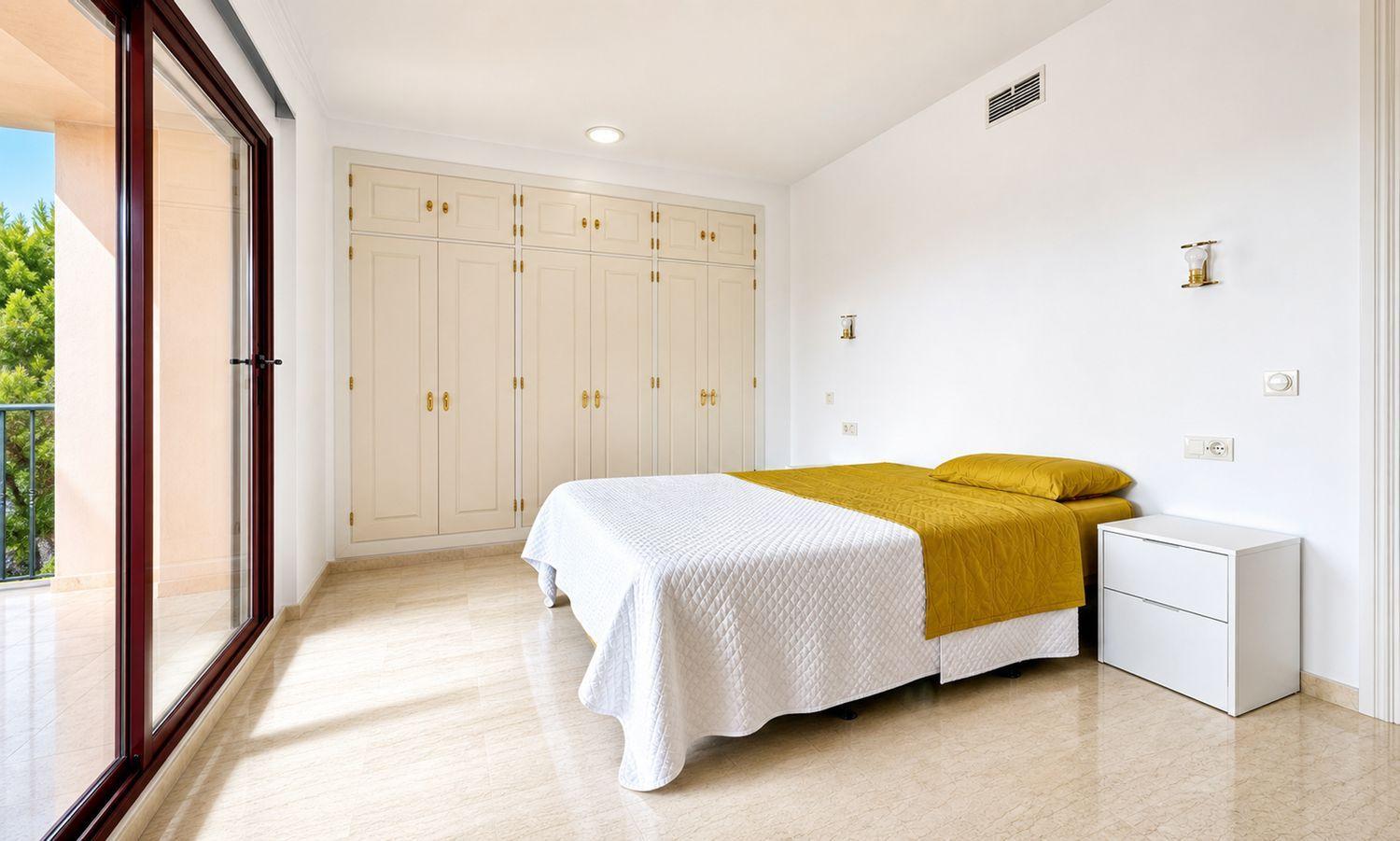 Flat for Sale in Manilva