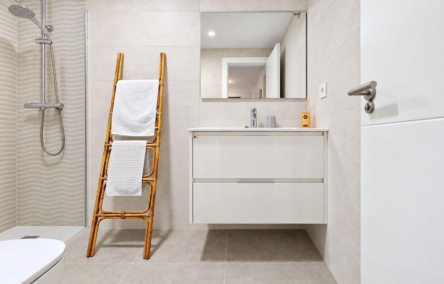 Flat for Sale in Casares