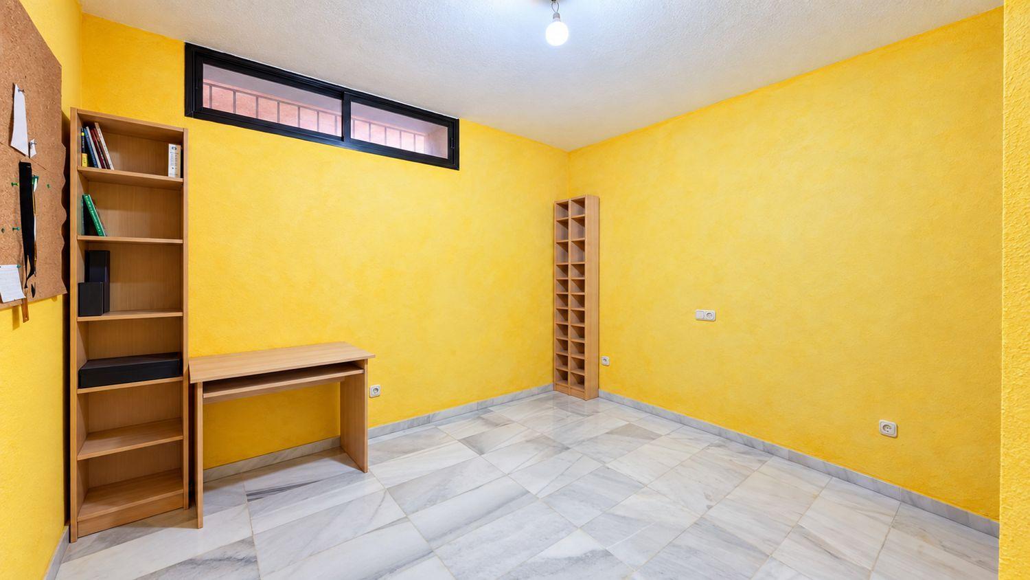 Flat for Sale in Estepona