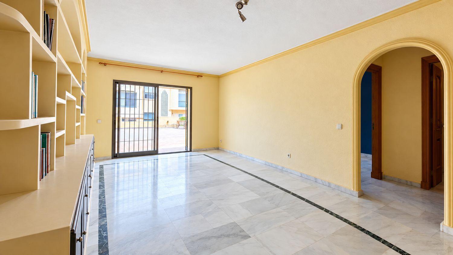 Flat for Sale in Estepona