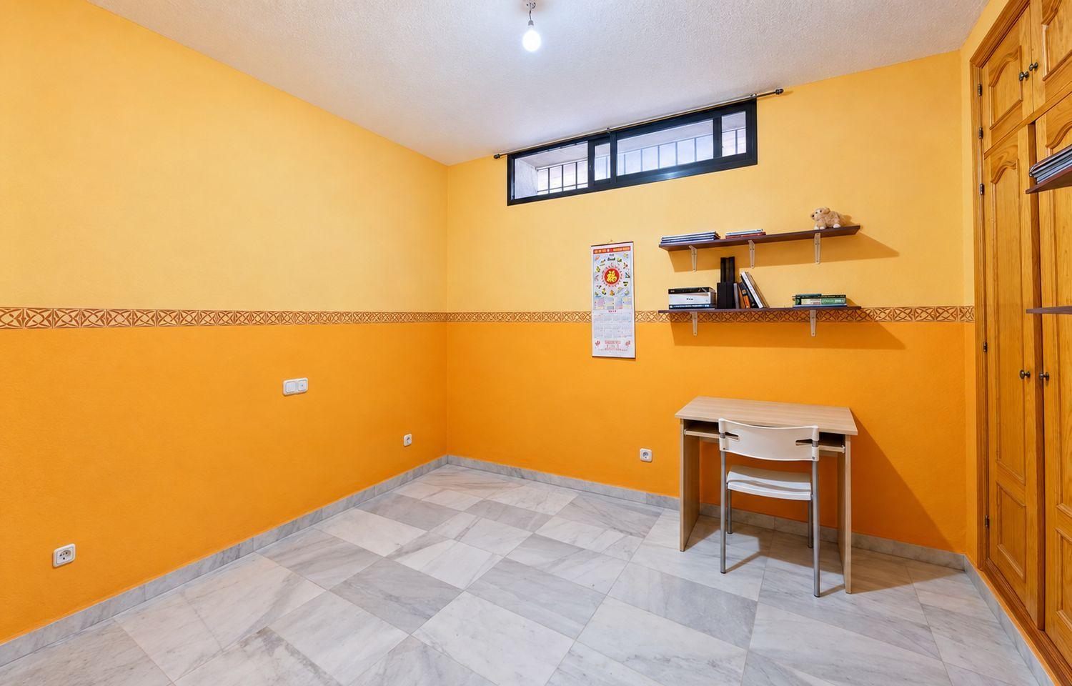 Flat for Sale in Estepona