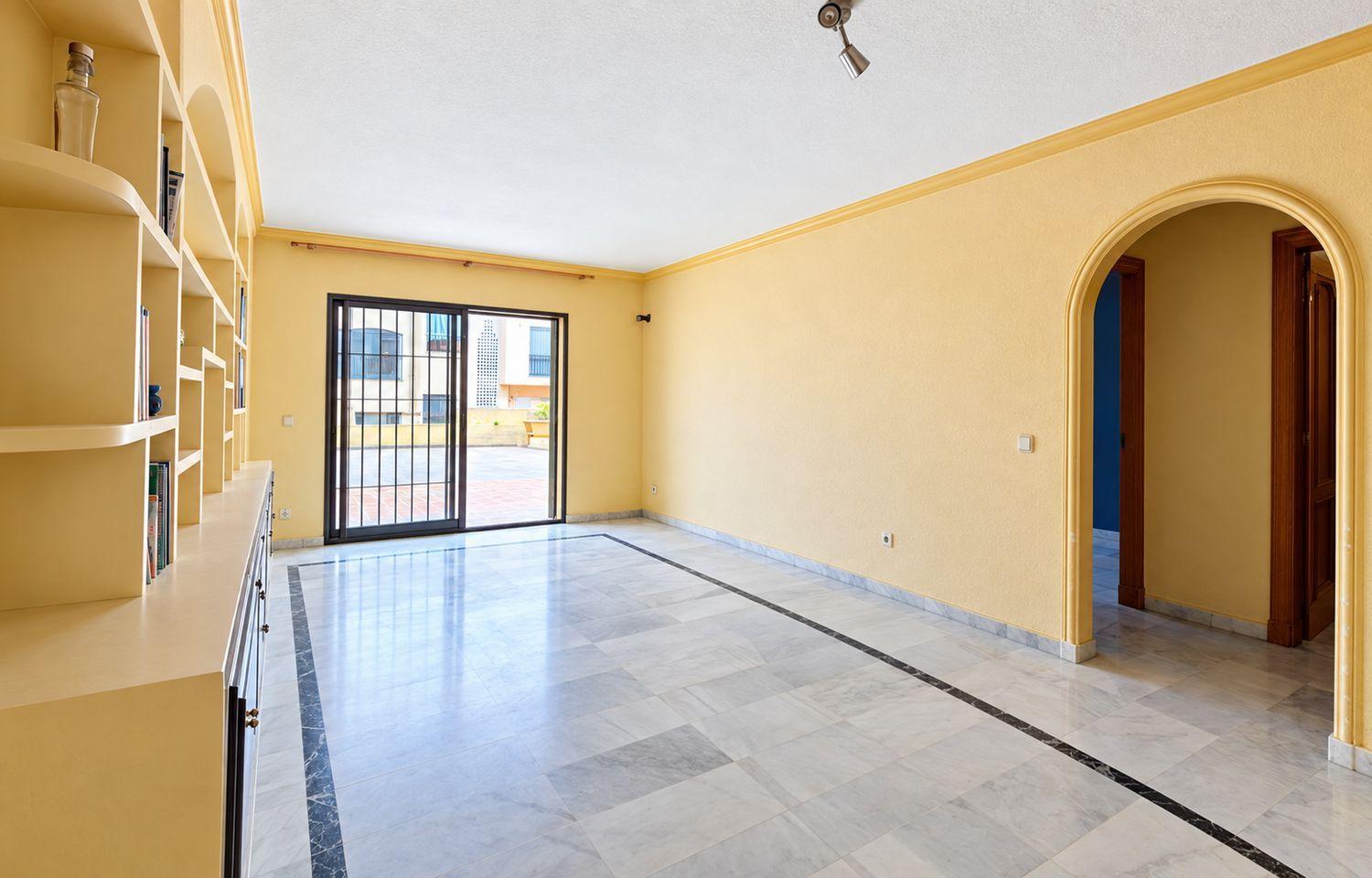 Flat for Sale in Estepona