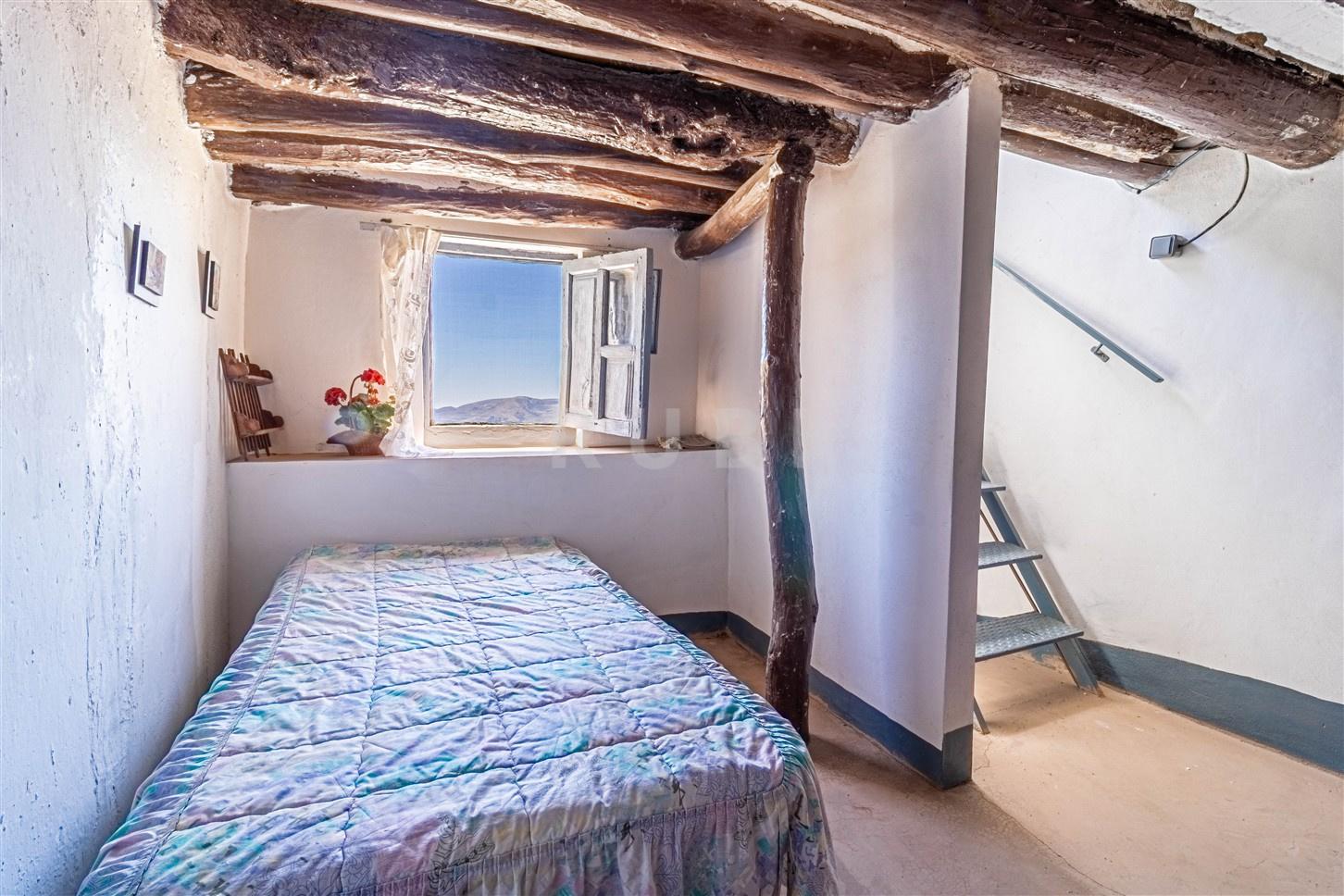 House for Sale in Bérchules