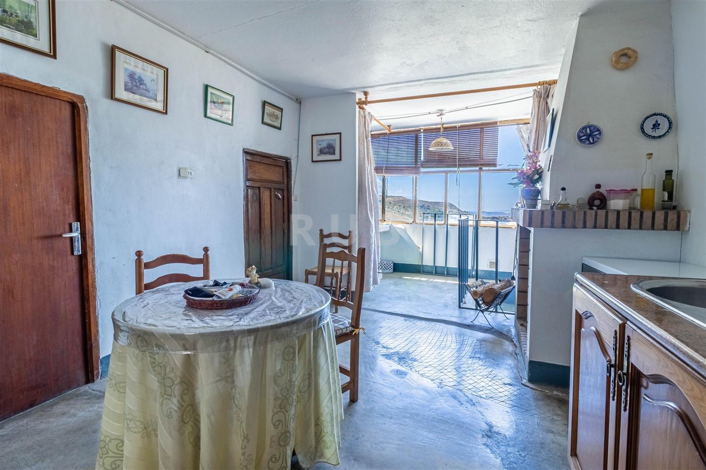 House for Sale in Bérchules