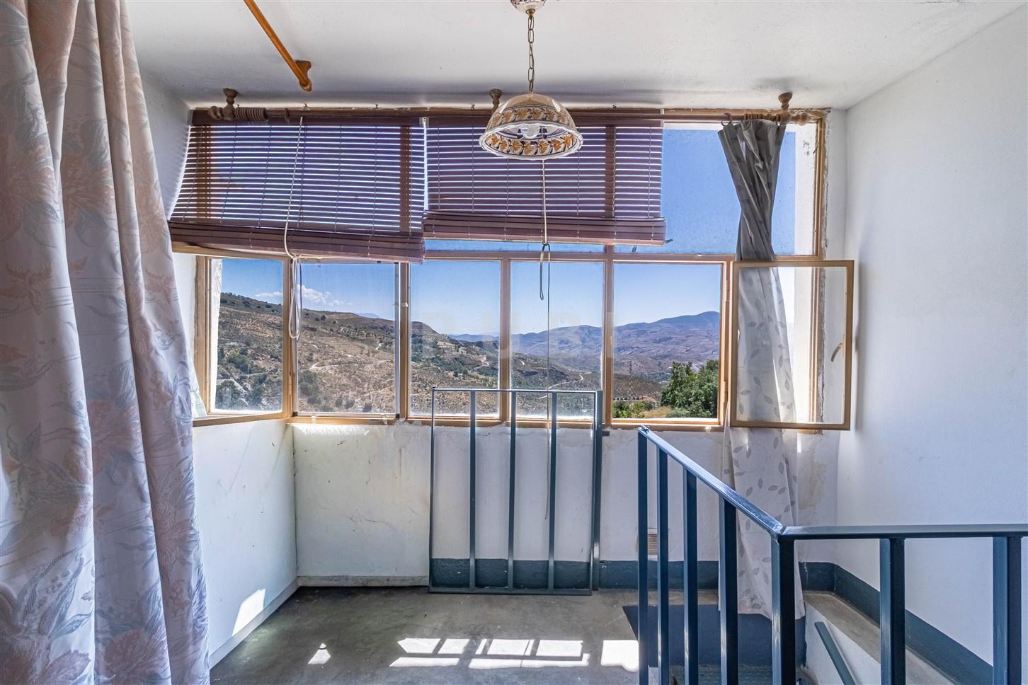 House for Sale in Bérchules