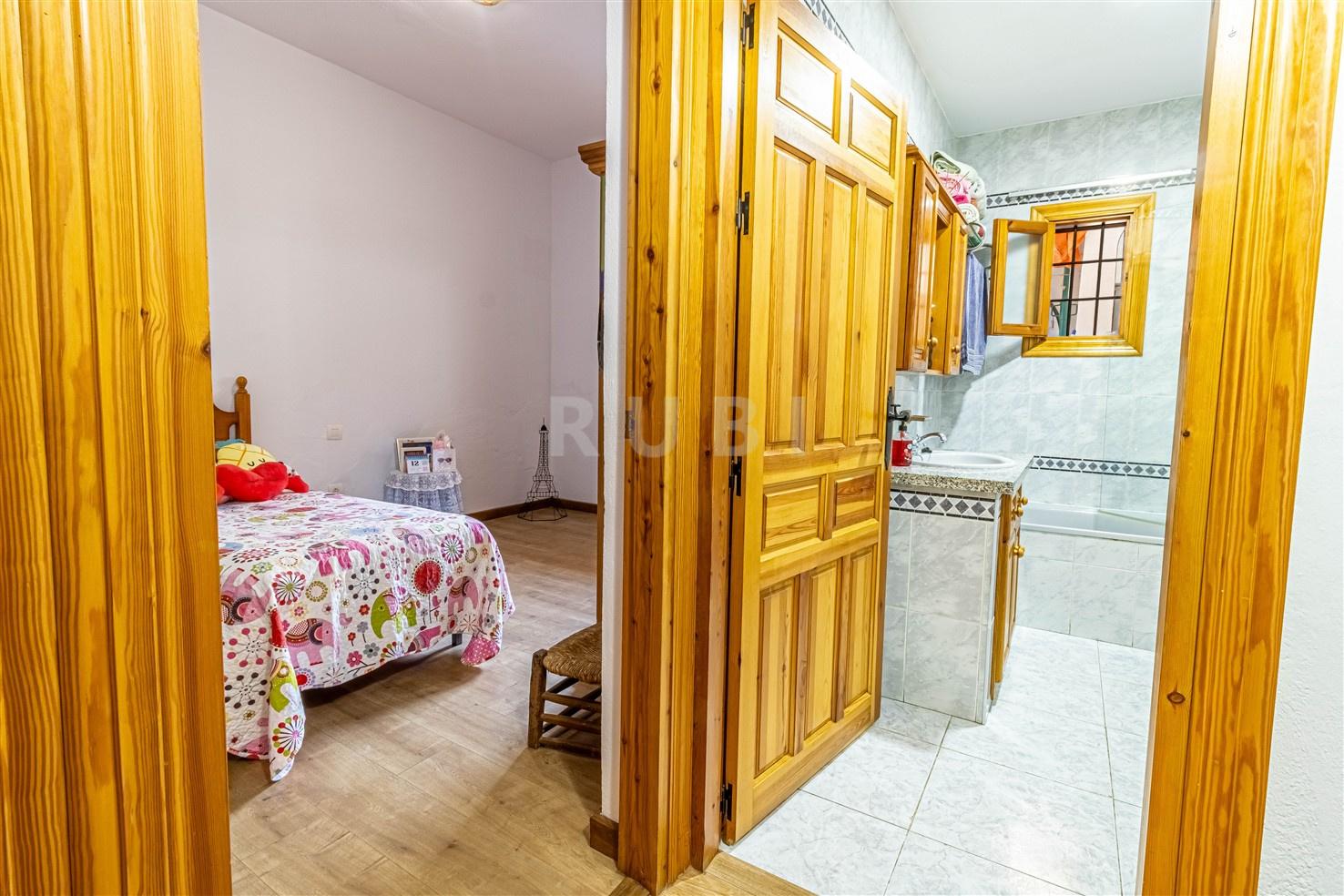 Villa for Sale in Órgiva